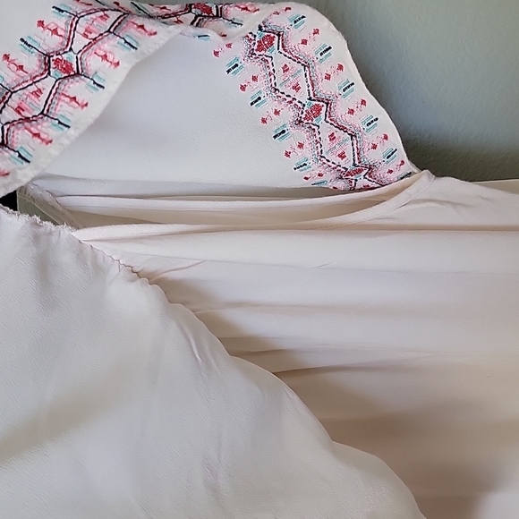 Torrid Hippie Senorita Boho Summer embroidered off the shoulder ruffle top - Picture 7 of 9